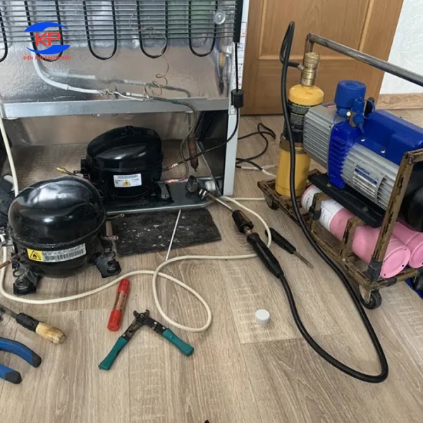 Tủ Lạnh Electrolux Chạy Nhưng Không Mát