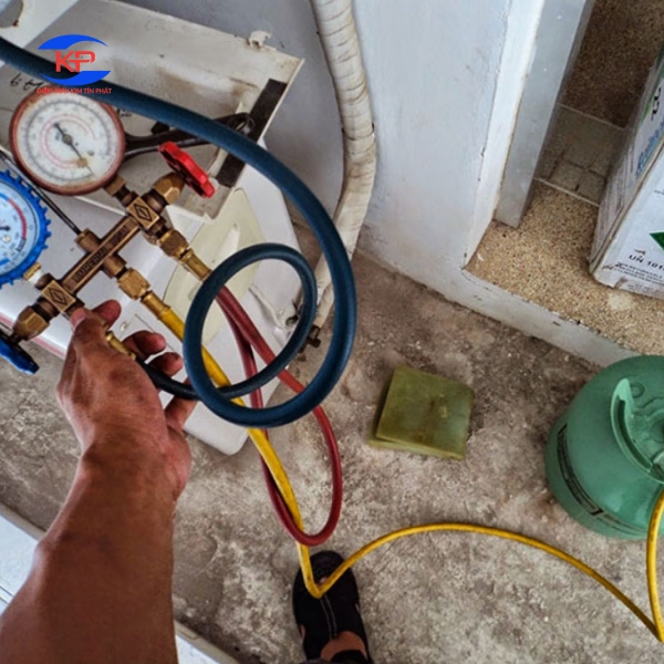 Kho Lạnh Bị Xì Khí Gas Có Nguy Hiểm Không? Cách Khắc Phục