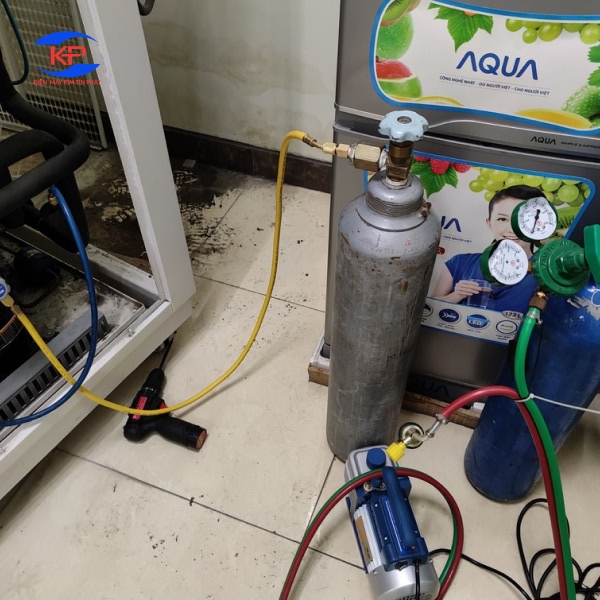 Máy Sốc Nhiệt Bị Lỗi Cảm Biến: Khi Nào Nên Sửa, Khi Nào Nên Thay
