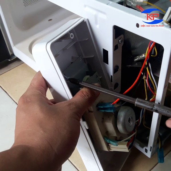 ĐỊA CHỈ SỬA LÒ VI SÓNG GẦN ĐÂY, SỬA LẤY LIỀN, NHANH CHÓNG